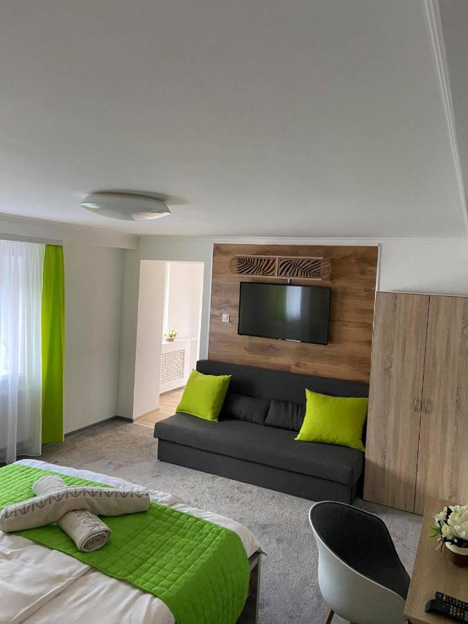 Lilla Vendeghaz Hotel Мисколк Екстериор снимка
