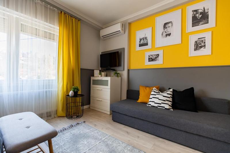 Lilla Vendeghaz Hotel Мисколк Екстериор снимка